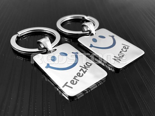 Kľúčenky z chirurgickej ocele so smajlíkmi a menami